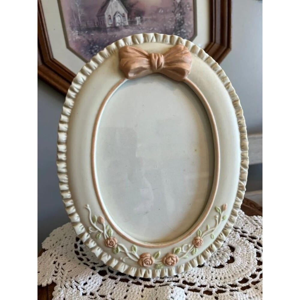 Vintage Cottagecore Ceramic oval Picture frame